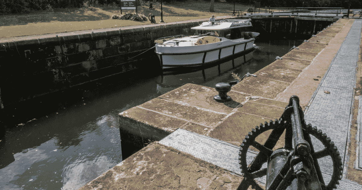 boat in the locks of the rideau canal
