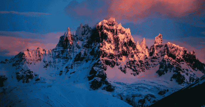 featured image mountain tops in the sunset beautiful landscape photography hiking and backpacking for beginners