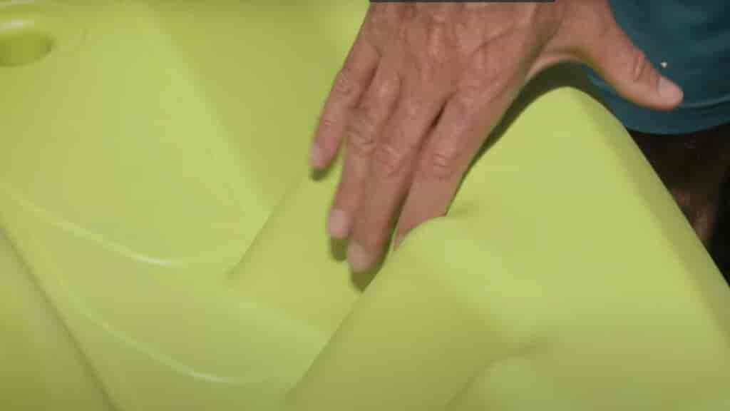 Beginner Kayaks - simple foot rests