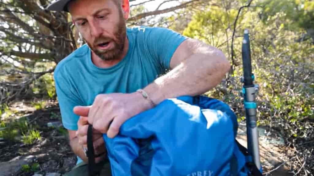 There are a few places where I felt the Osprey Exos 48 needed to add a clip vs just a buckle system.