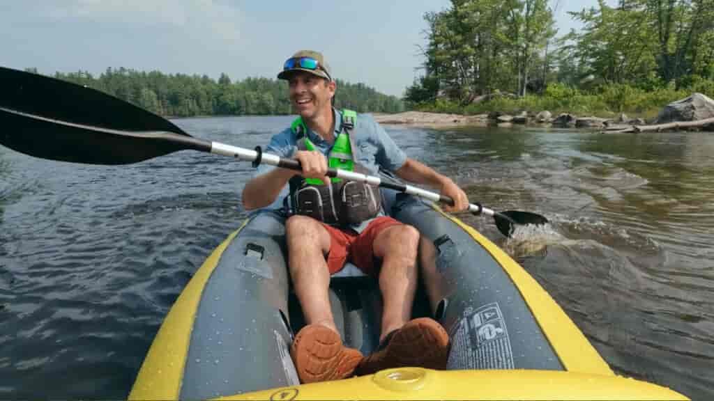 This kayak swings back and forth, not too performant at all.