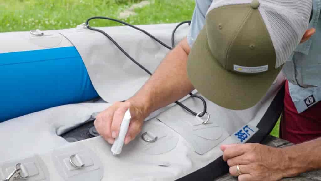 I glue the kayak's surface first.