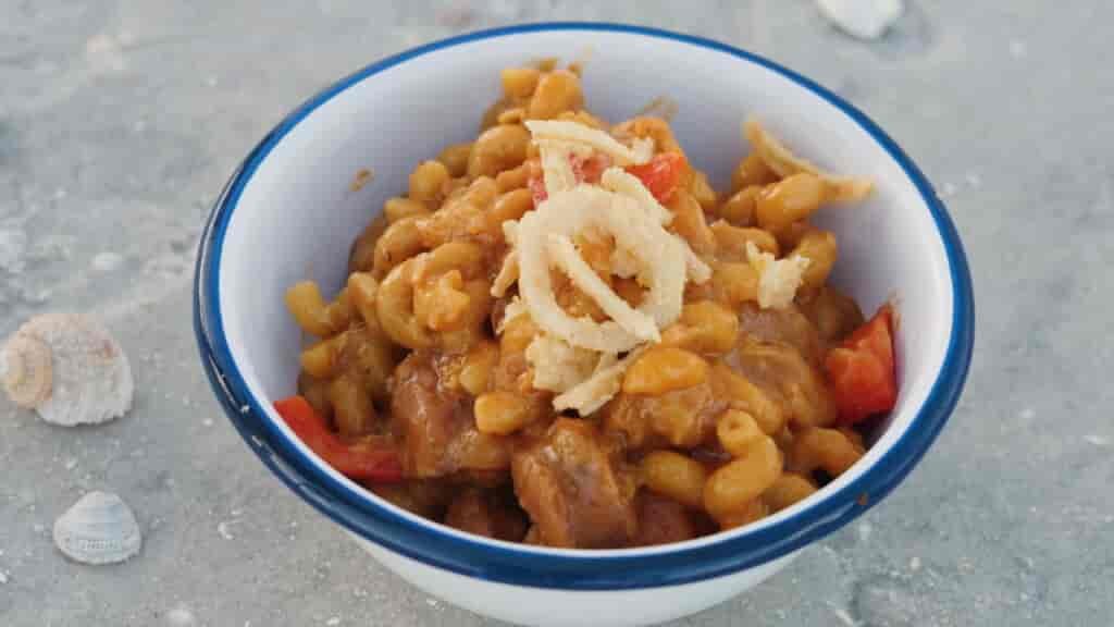 Close up of a bowl of Creole Pasta.