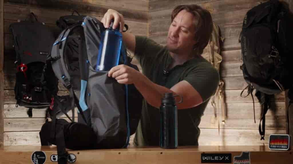 Mariposa 60L by Gossamer Gear has large side pockets